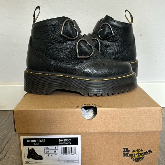 Doc Martens DEVON HEART size 7 - Picture 1 of 6